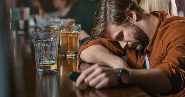 Como funciona o processo de internação para alcoólatras? - Grupo ViDA